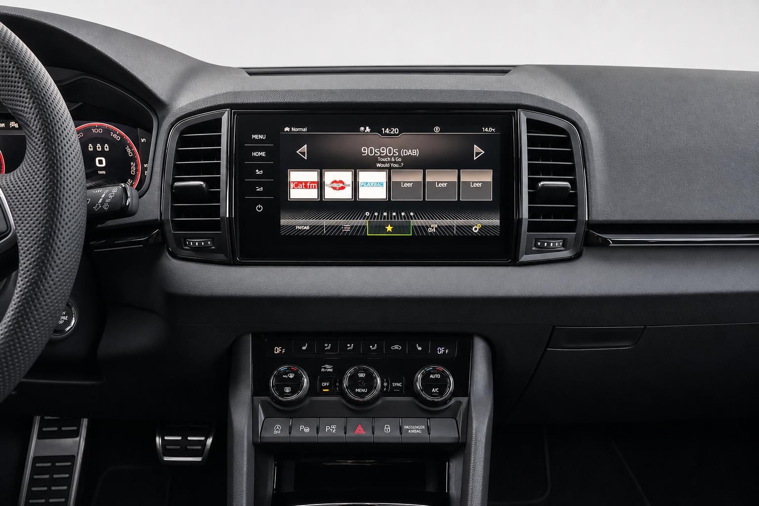 Skoda Karoq Infotainment-Display und Mittelkonsole im Detail