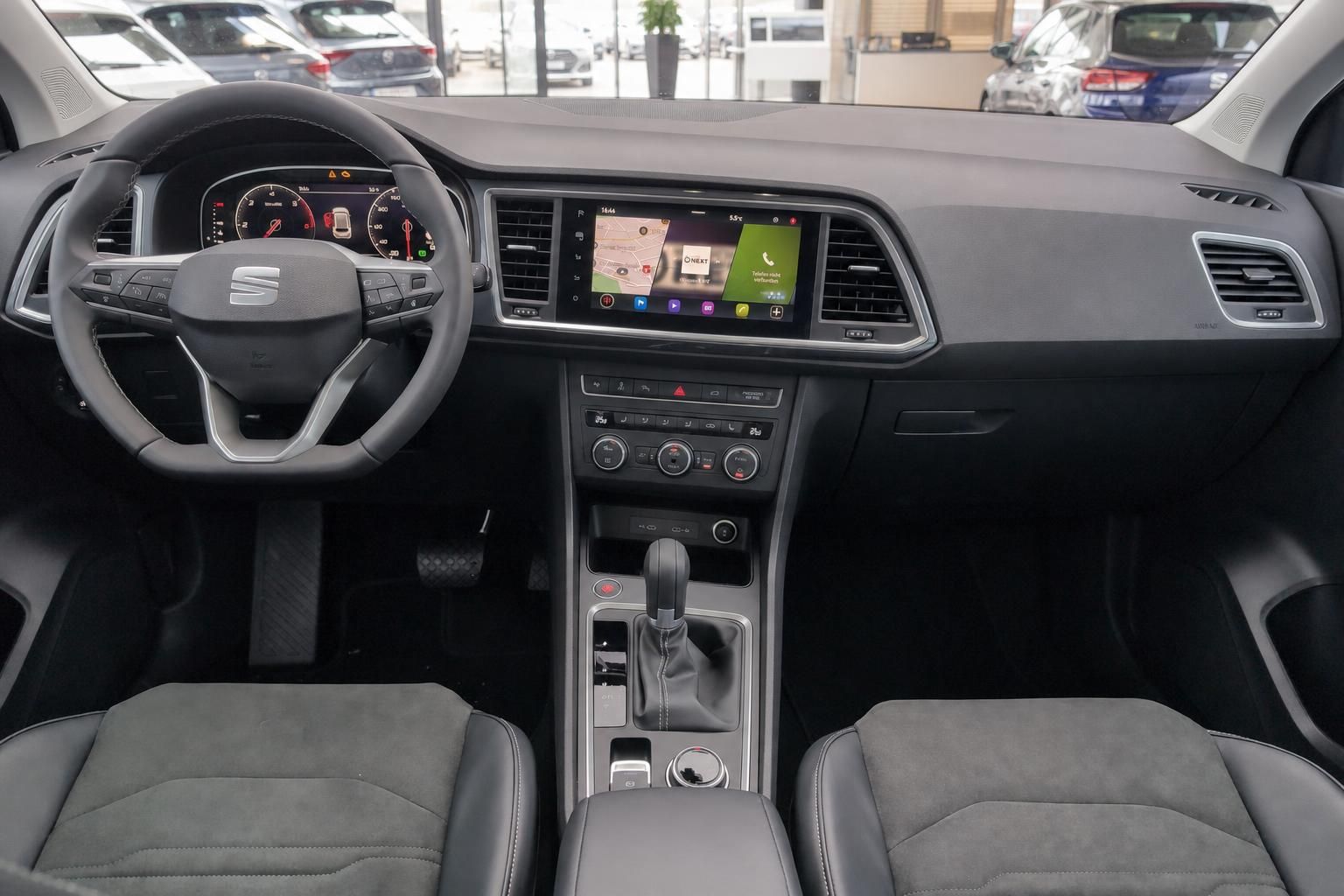 Seat Ateca Cockpit komplett: Lenkrad, Display und Mittelkonsole