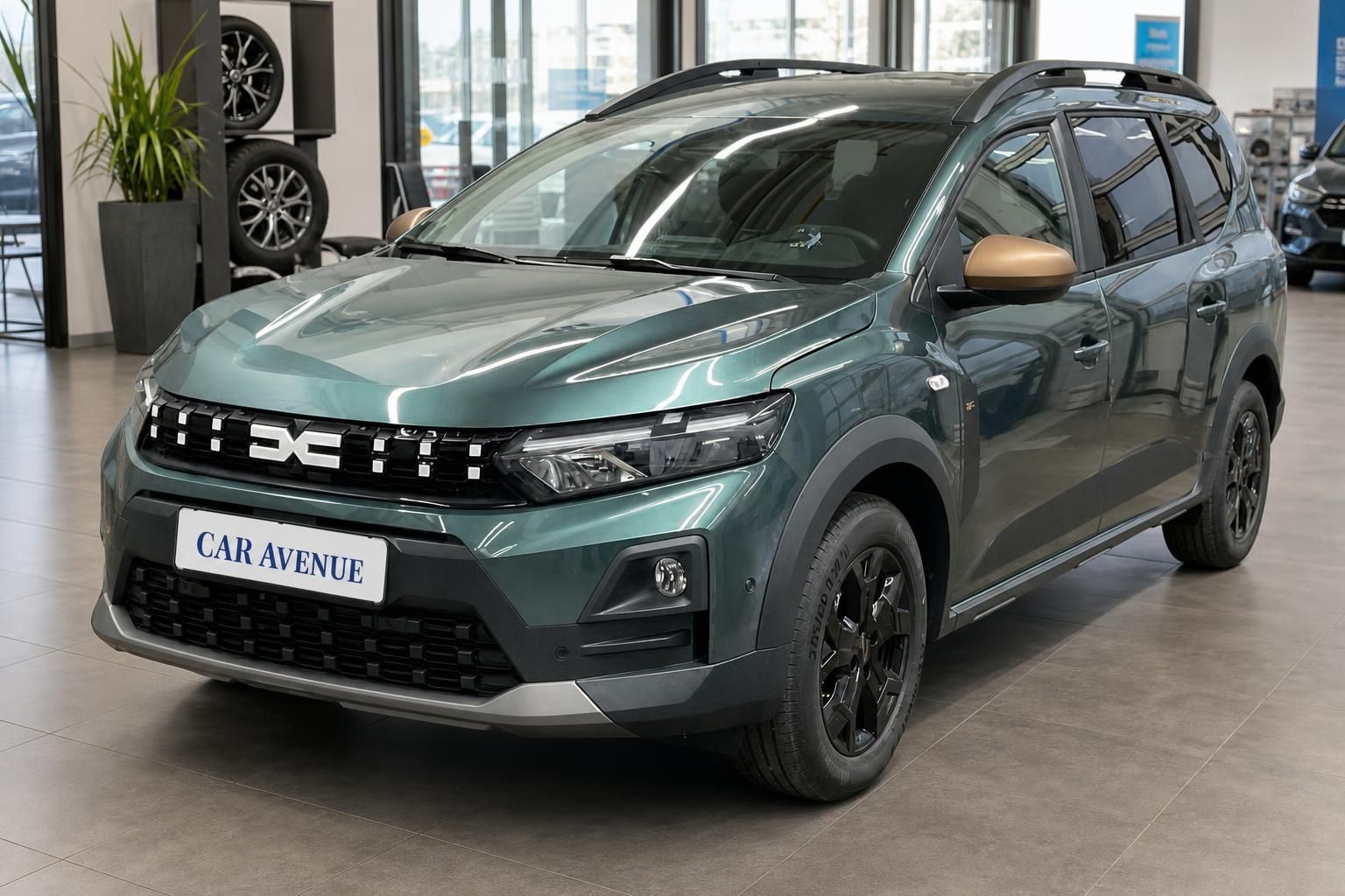 Dacia Jogger SUV grün metallic Dreiviertel-Frontansicht - kompakter Familien-SUV
