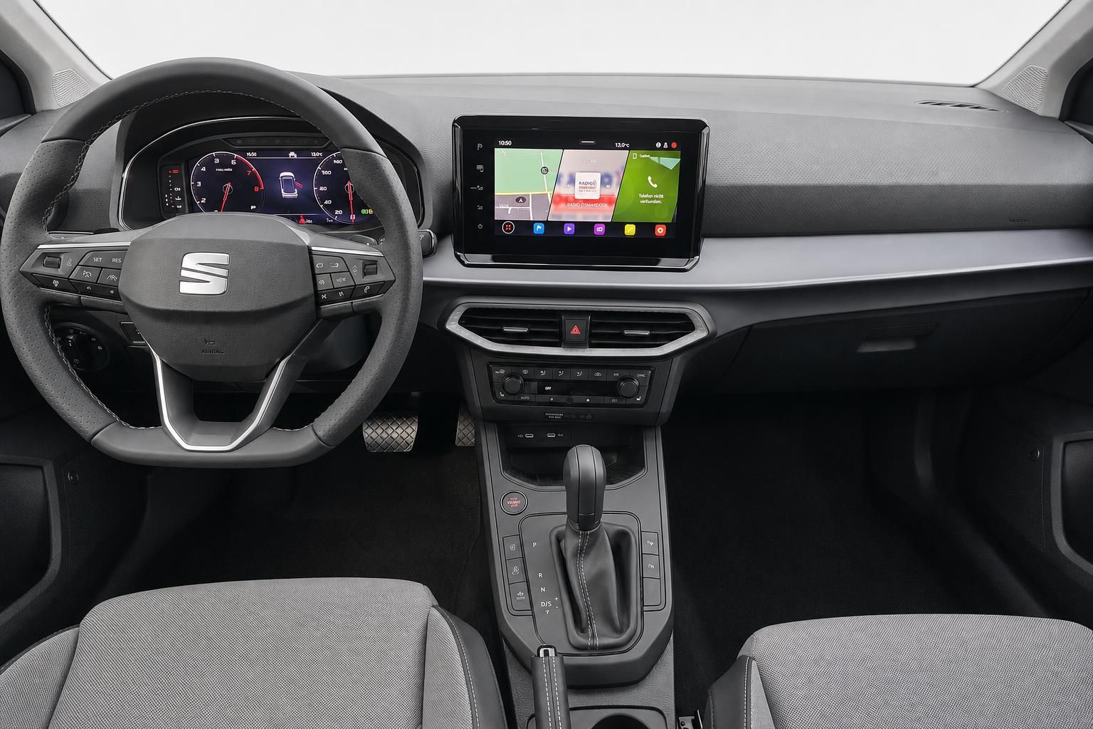 Seat Arona Cockpit mit Lenkrad und digitalem Infotainment-Display