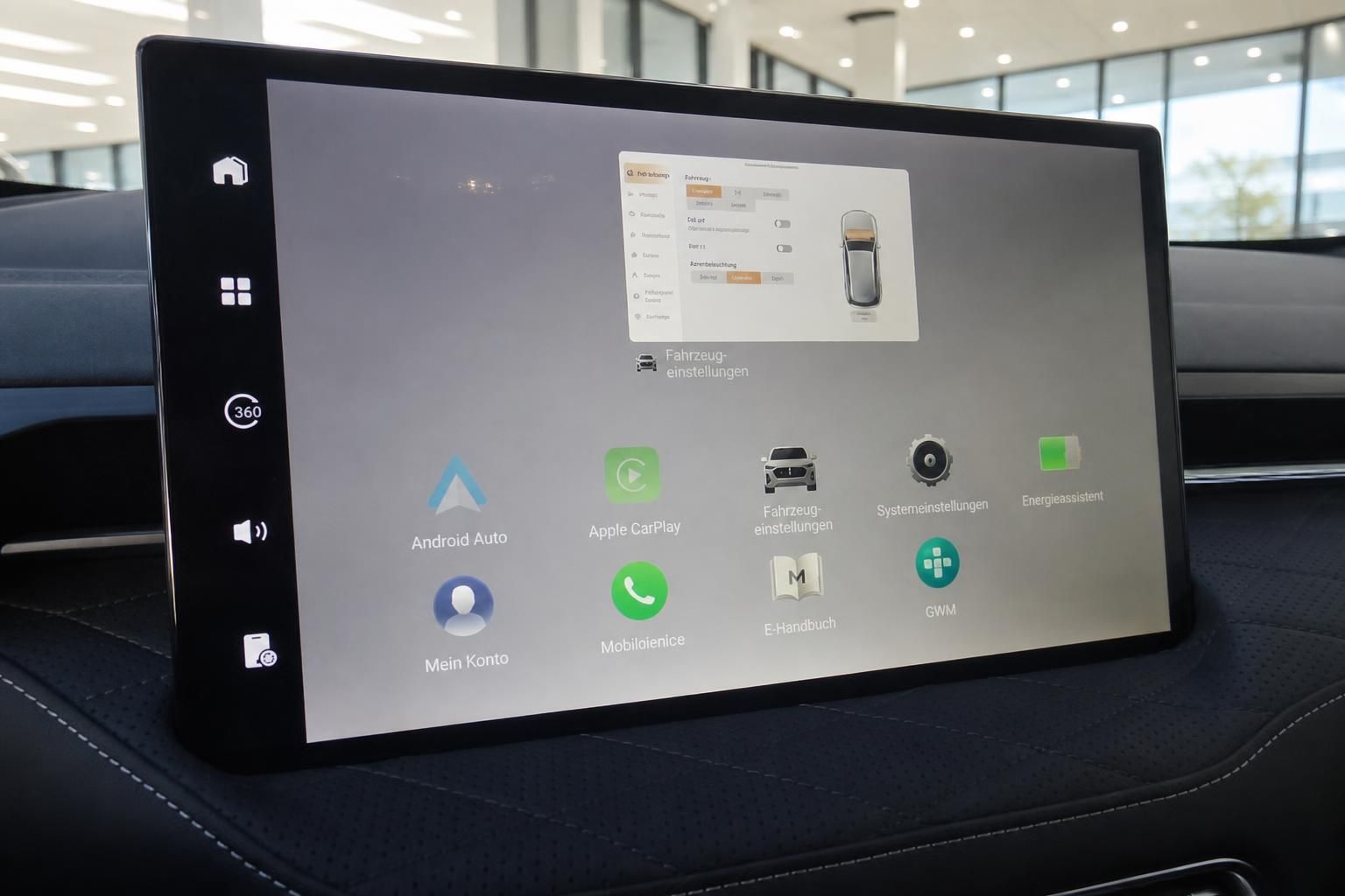 Infotainment-Touchscreen mit Android Auto und Apple CarPlay im Auto