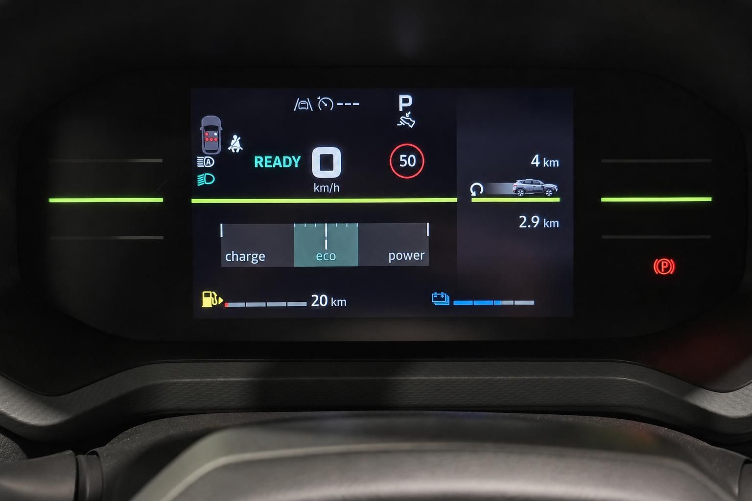 Digitales Kombiinstrument mit Ready-Anzeige und Reichweite im Dacia Duster Hybrid