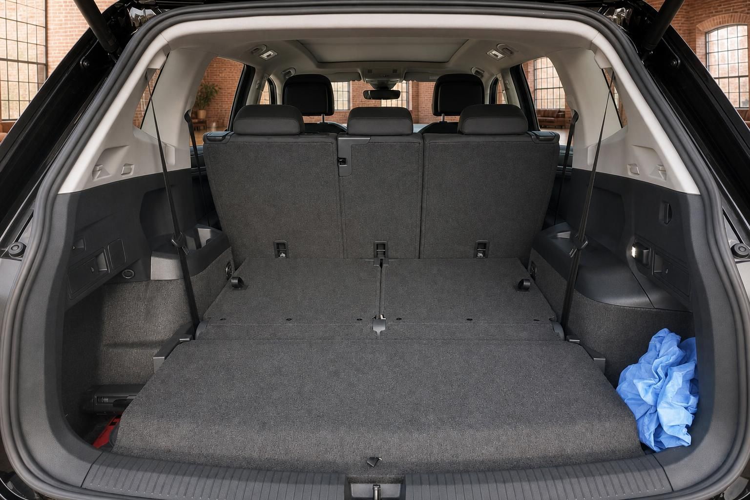 Kofferraum VW Tiguan mit umgeklappter Rücksitzbank