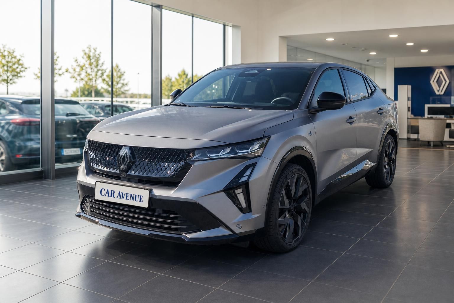 Renault Rafale grau metallic, Front-Seitenansicht beim Haendler