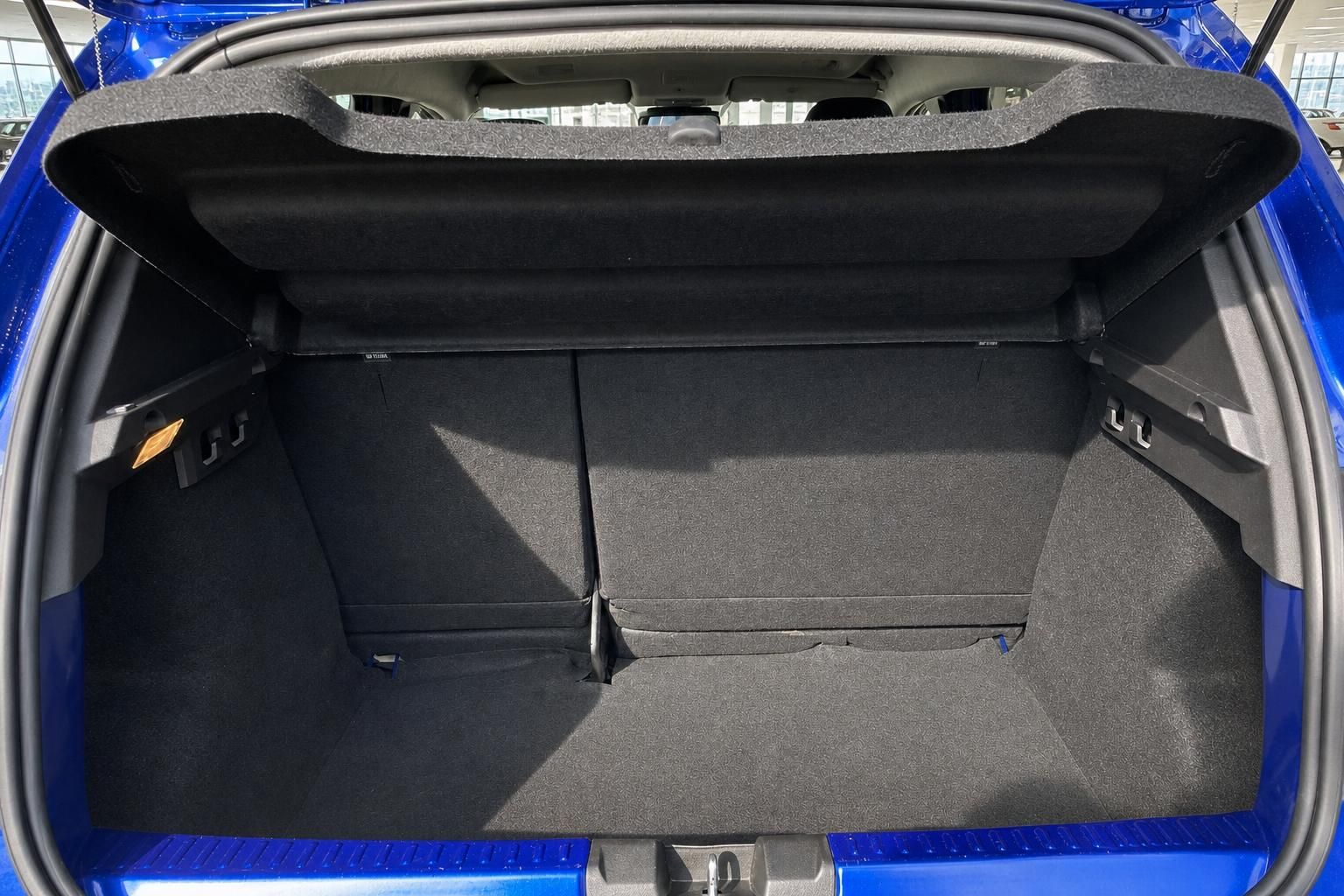 Dacia Sandero Kofferraum, Ansicht mit geoeffneter Heckklappe
