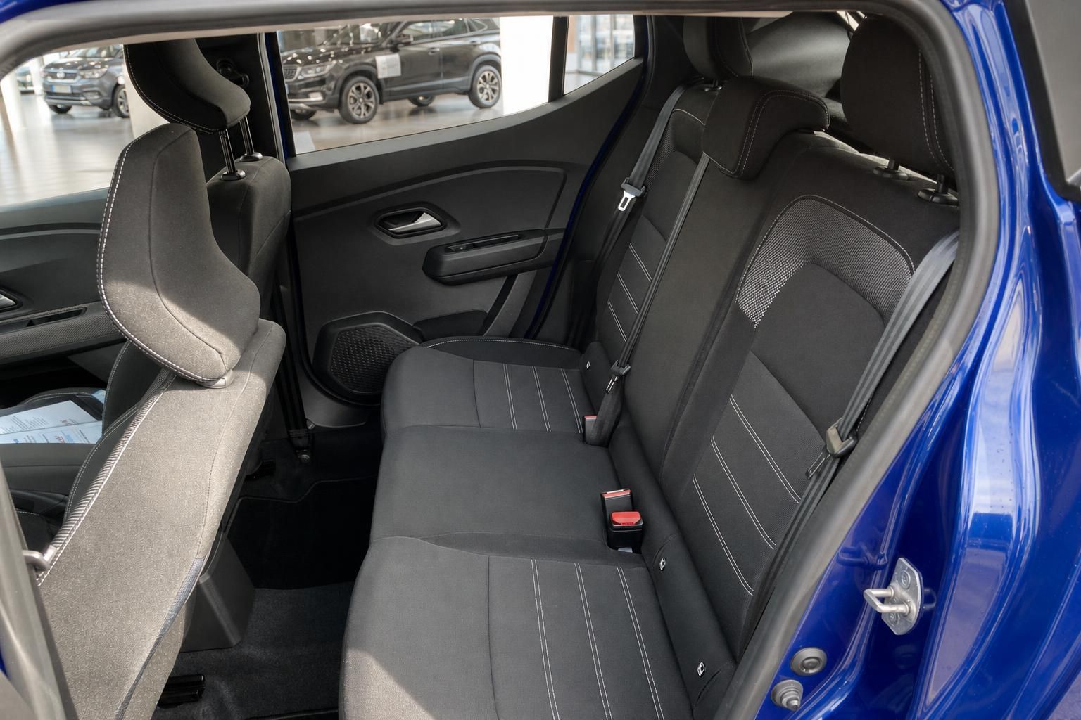 Dacia Sandero Rücksitzbank mit schwarzer Stoffpolsterung