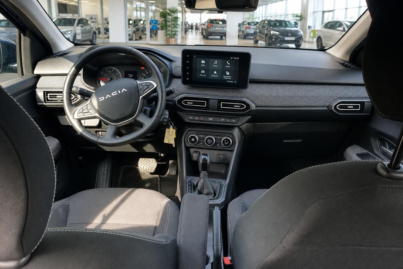Dacia Sandero Armaturenbrett mit Lenkrad und Touchscreen