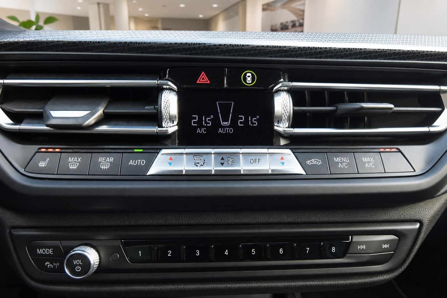 BMW Innenraum: Klimabedienelemente und Mittelkonsole im Detail