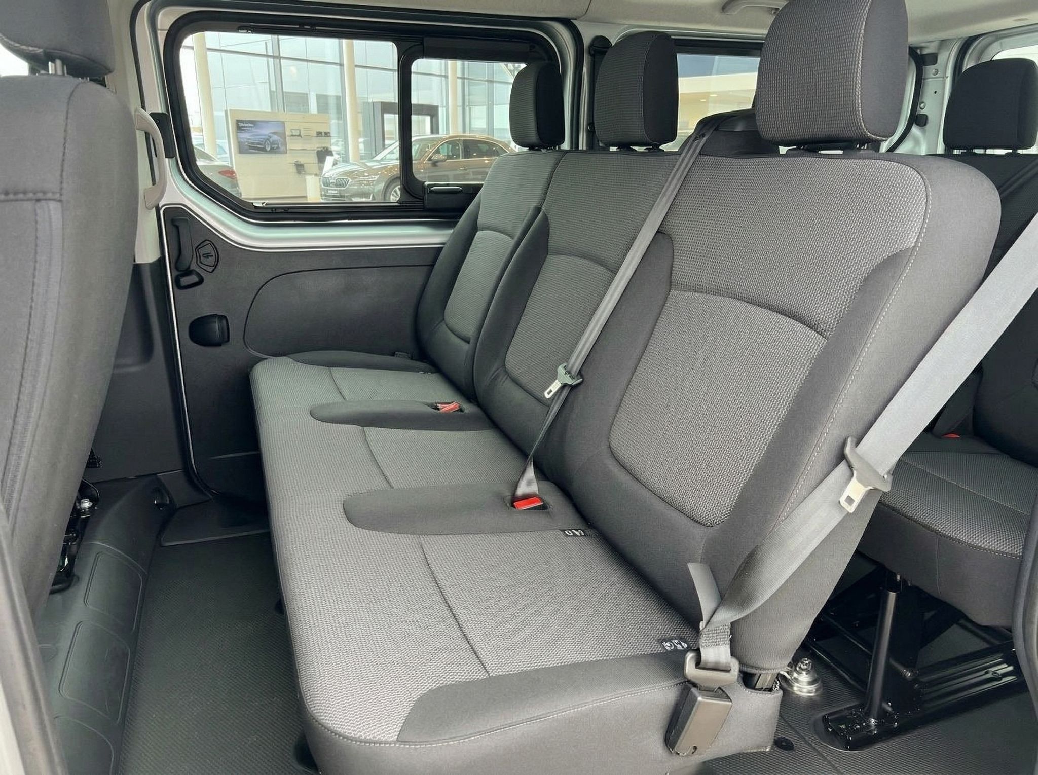Renault Transporter Fond Rücksitzbank grau Stoffbezug mit Sicherheitsgurten