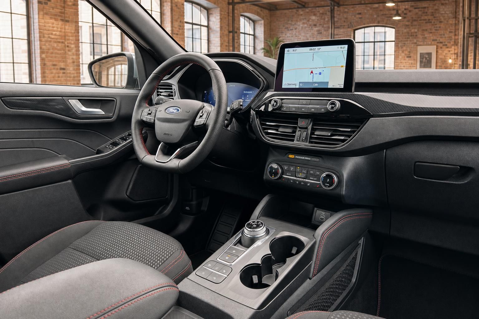 Ford Cockpit mit Navigationssystem und digitalem Tacho im Detail
