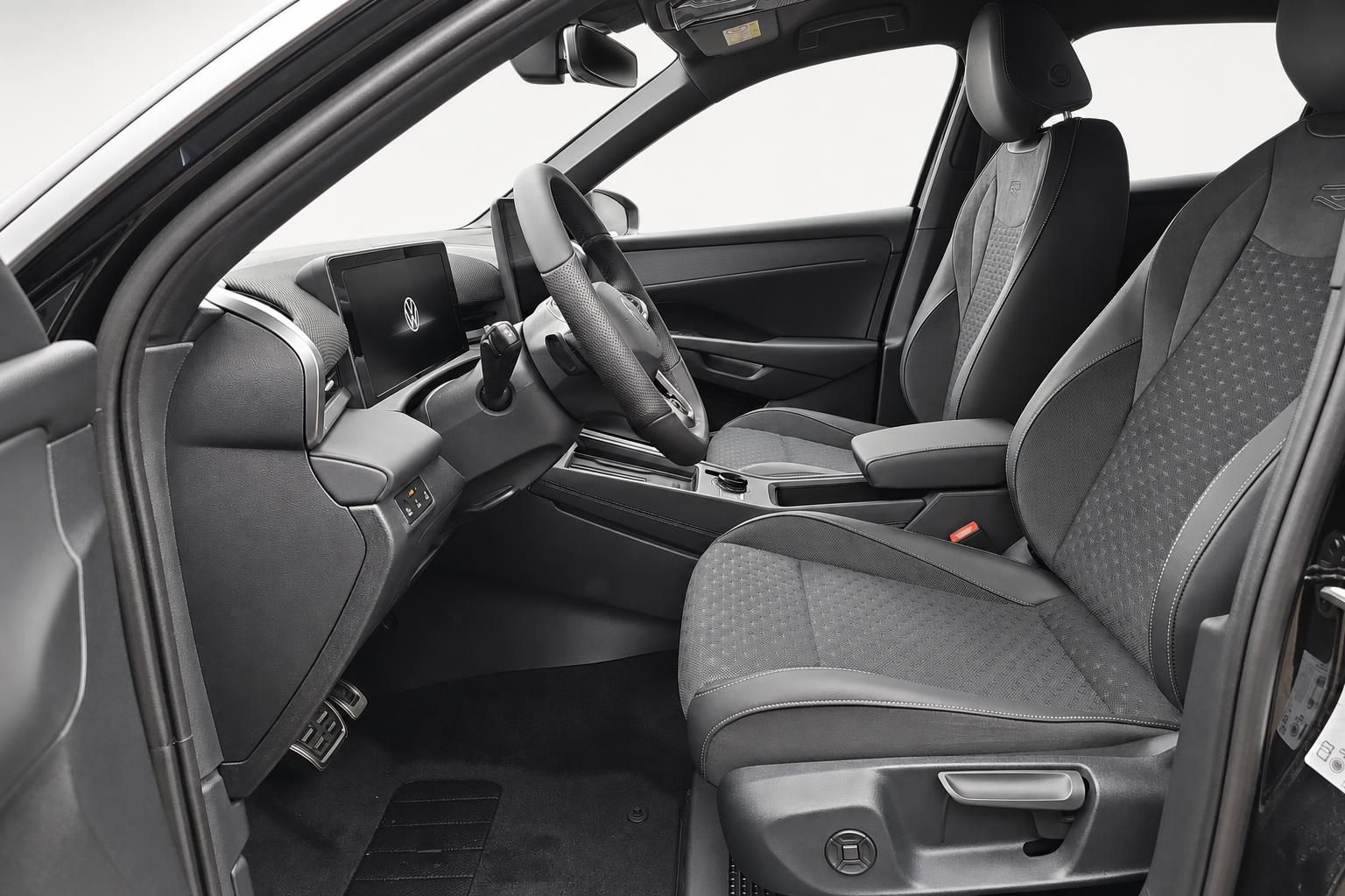 VW T-Roc Innenraum Vordersitze und Cockpit Ansicht
