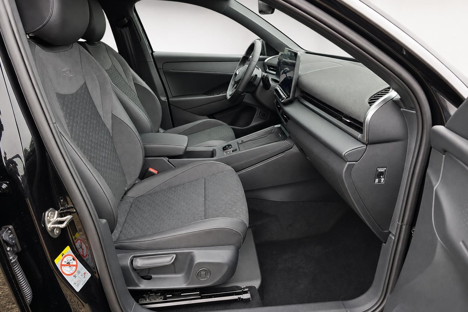 VW T-Roc Innenraum Fahrersitz und Armaturenbrett Detail