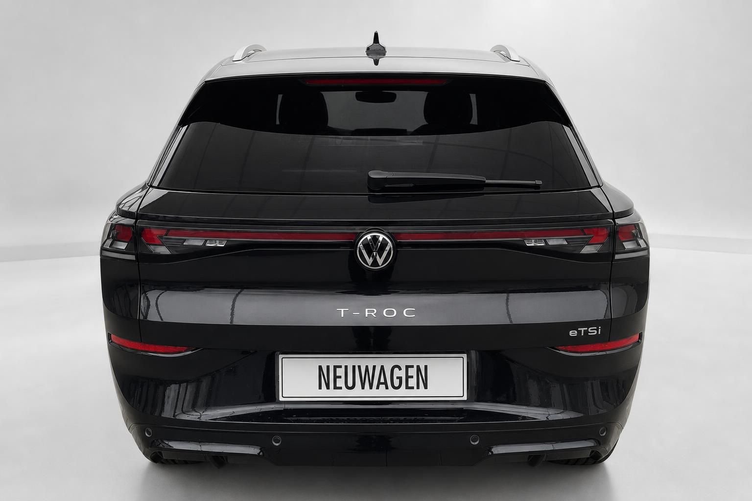 VW T-Roc eTSI schwarz Heckansicht mit Kennzeichen Neuwagen