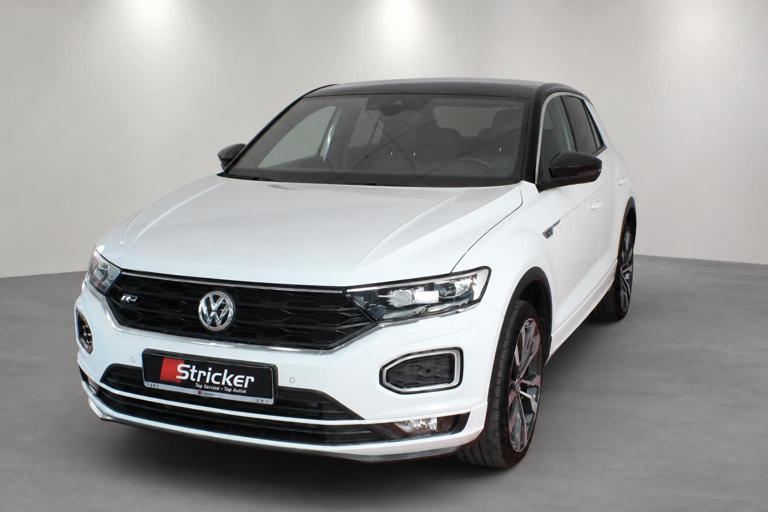 VW T-Roc R-Line weiß Frontansicht mit Alufelgen