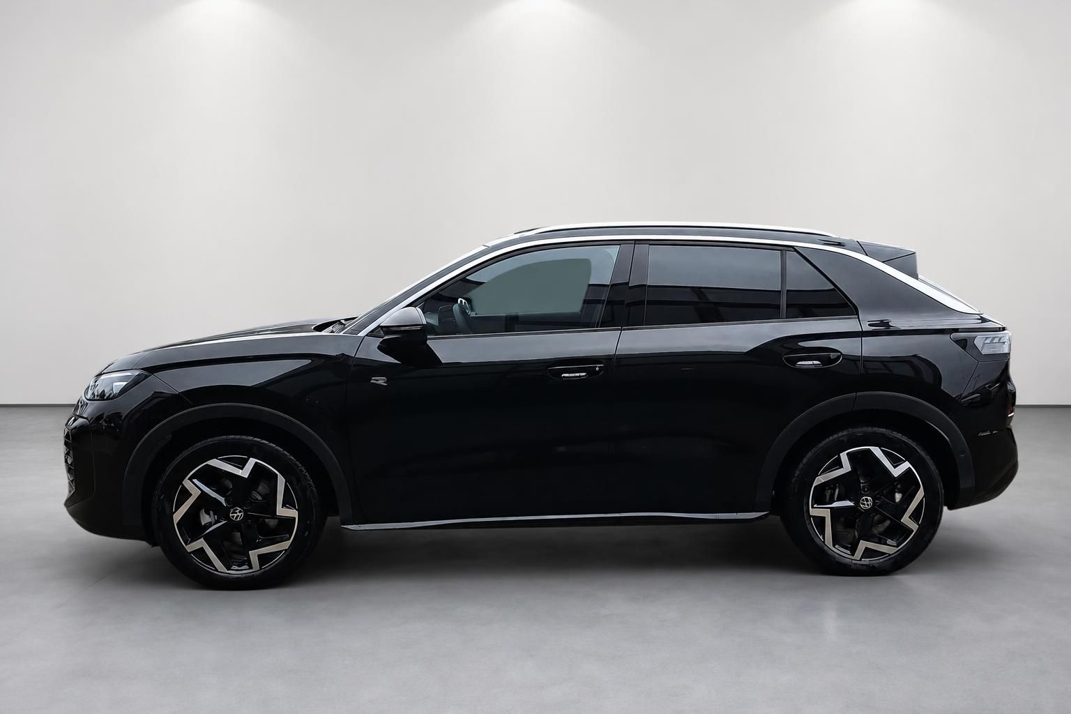 VW T-Roc R schwarz Seitenansicht mit Alufelgen
