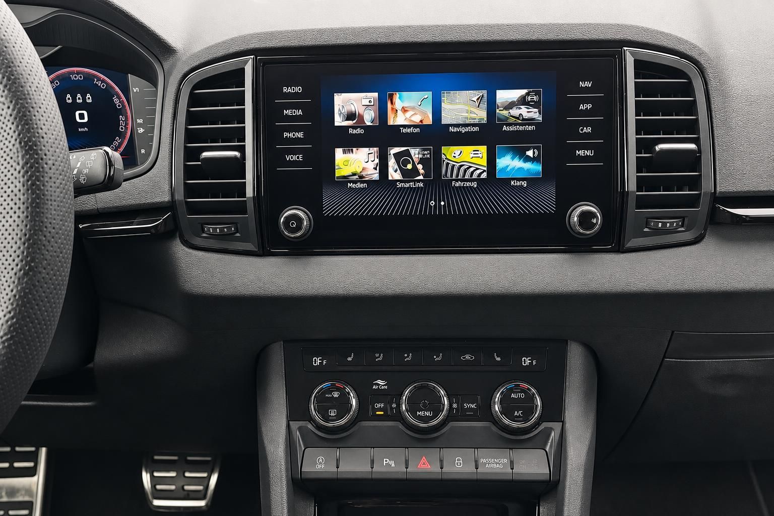 Skoda Infotainment-Display mit Klimabedienung im Detail