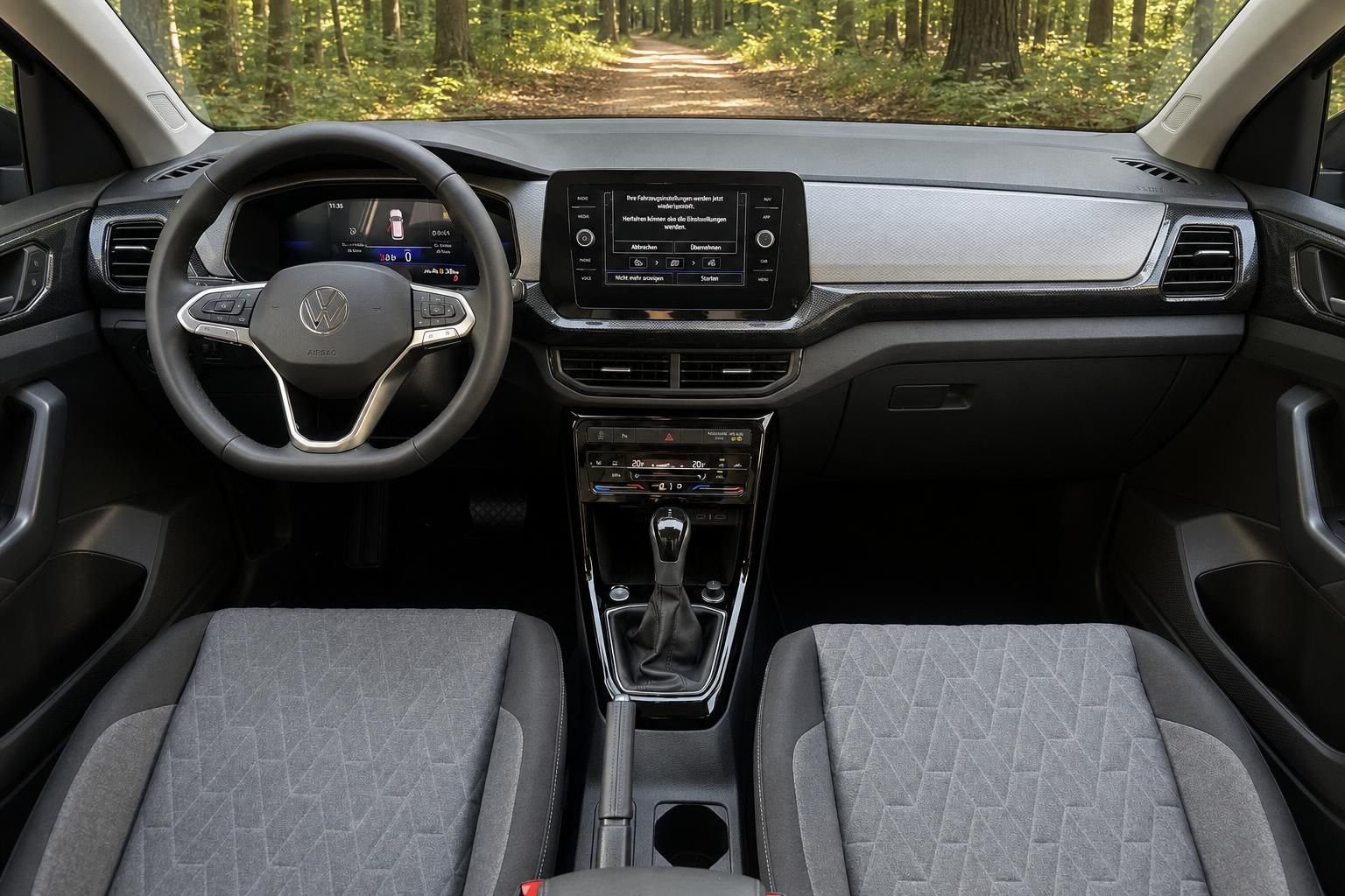 Volkswagen T-Cross Cockpit Armaturenbrett Lenkrad Infotainment grau