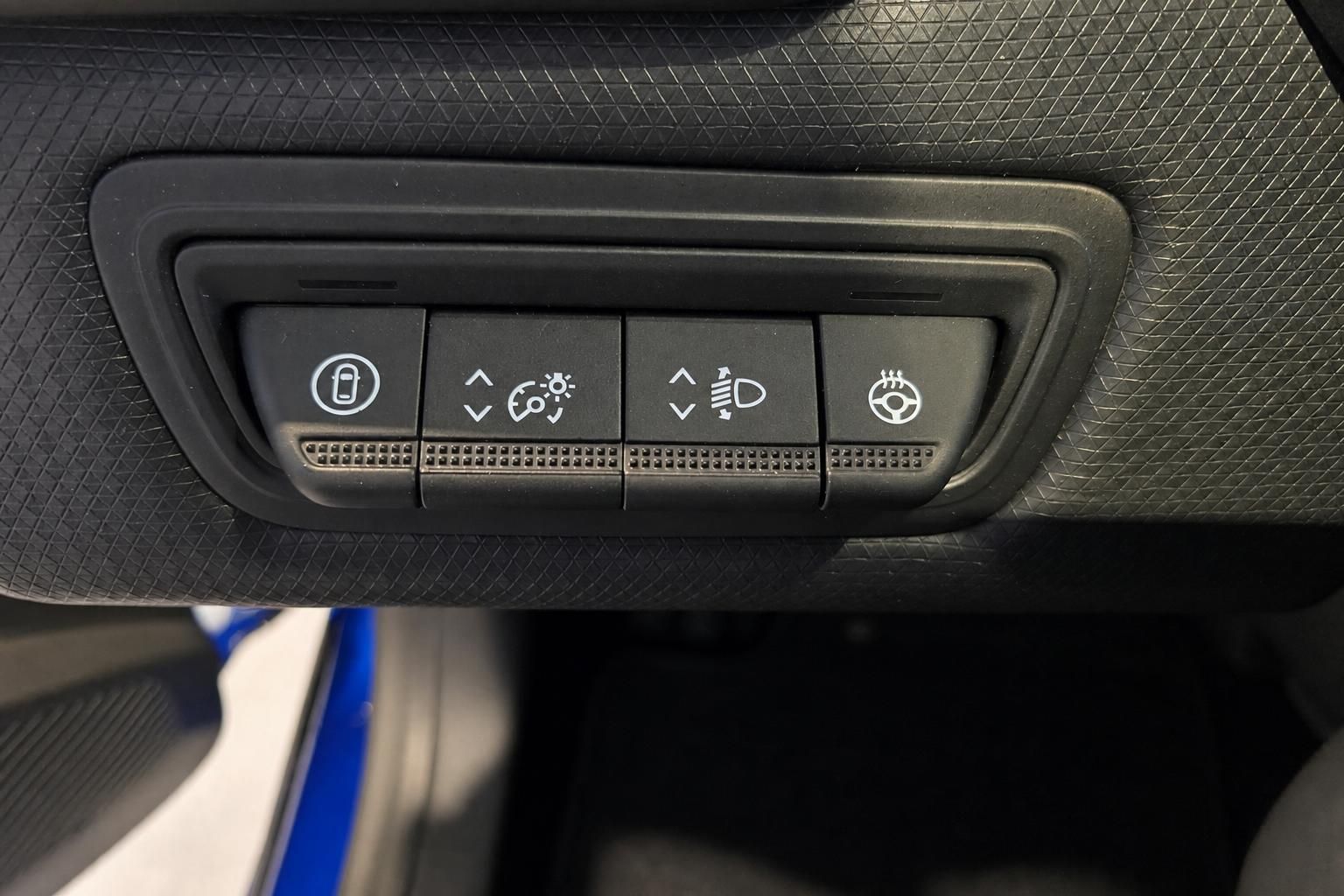 Bedienelemente Dachhimmel Mitsubishi mit Schiebedach- und Lichttasten