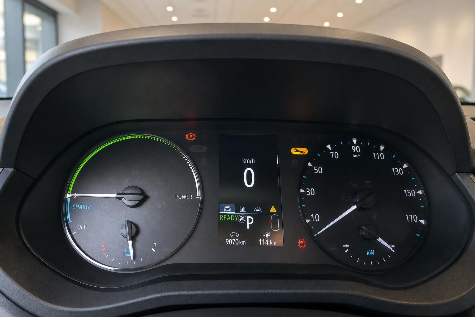 Digitales Kombiinstrument Elektrofahrzeug mit Ladeanzeige und Geschwindigkeitsmesser