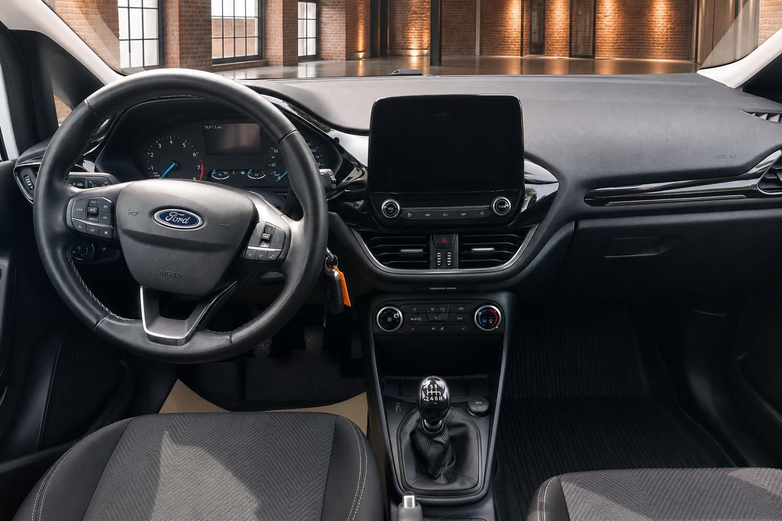 Ford Fiesta Cockpit mit Lenkrad, Display und Mittelkonsole