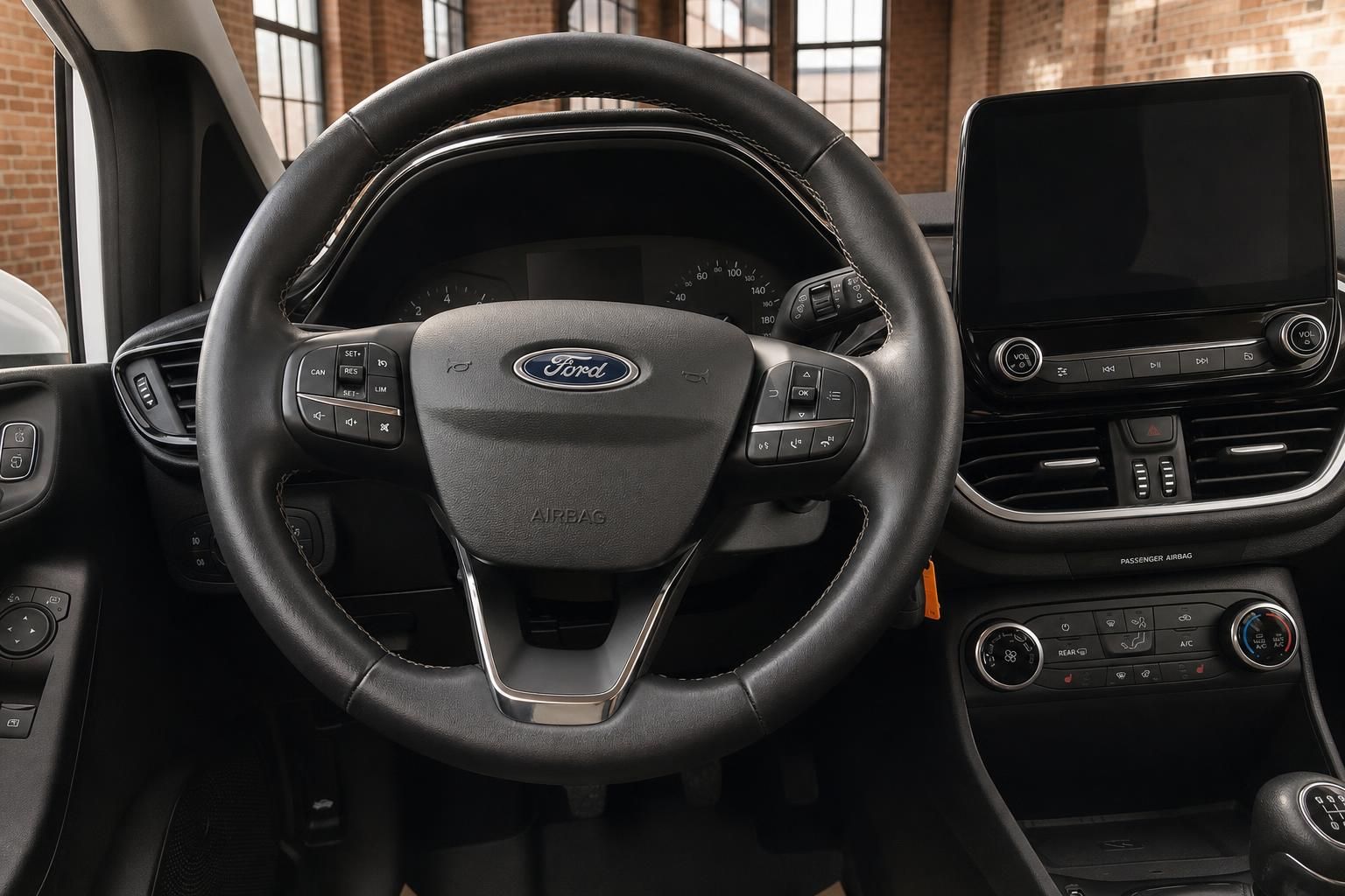 Ford Lenkrad Nahaufnahme mit Bedienelementen und Display