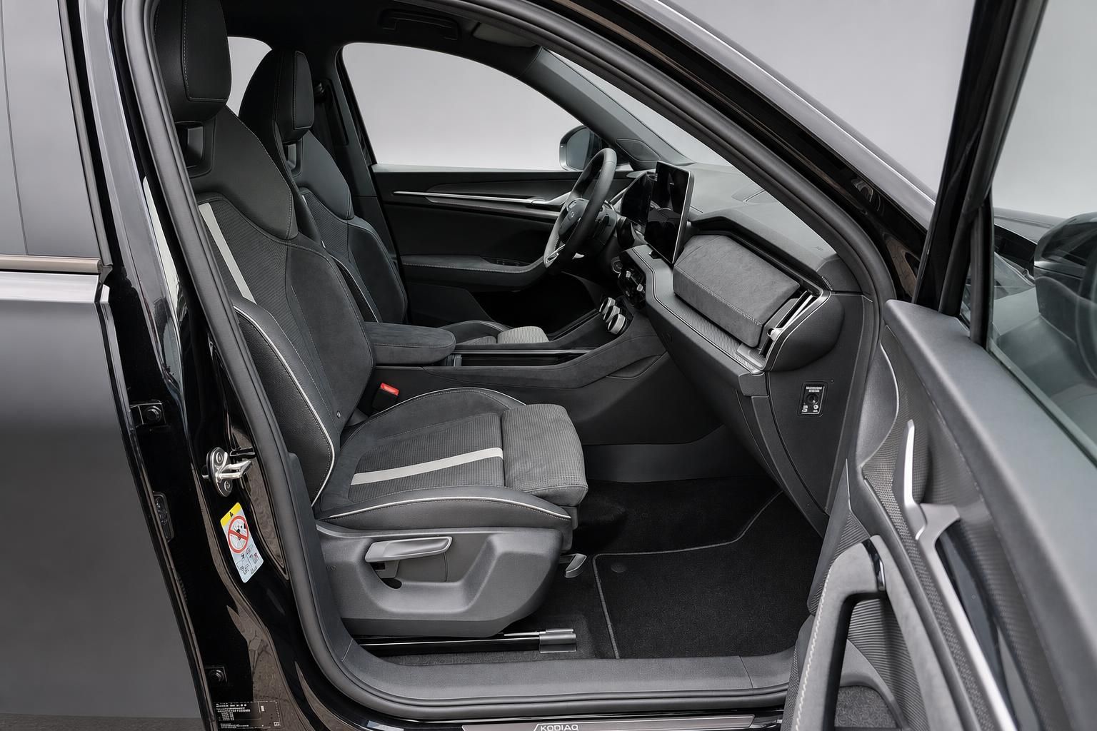 Skoda Kodiaq Innenraum Fahrersitz und Cockpit Ansicht