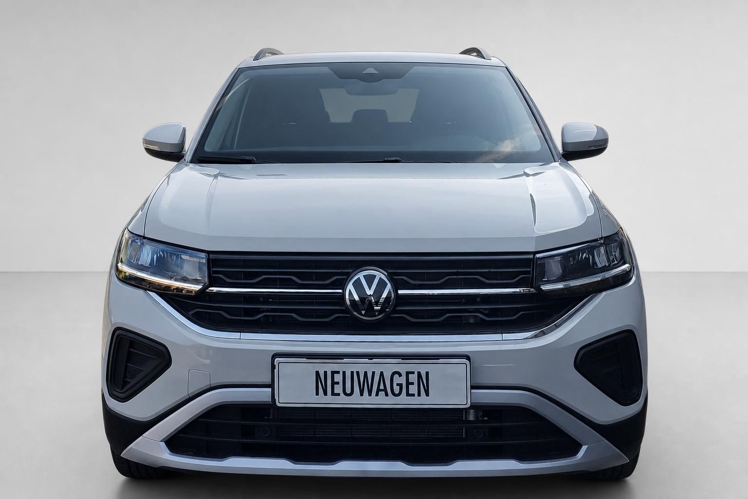 VW T-Cross silber, Frontansicht direkt im Studio
