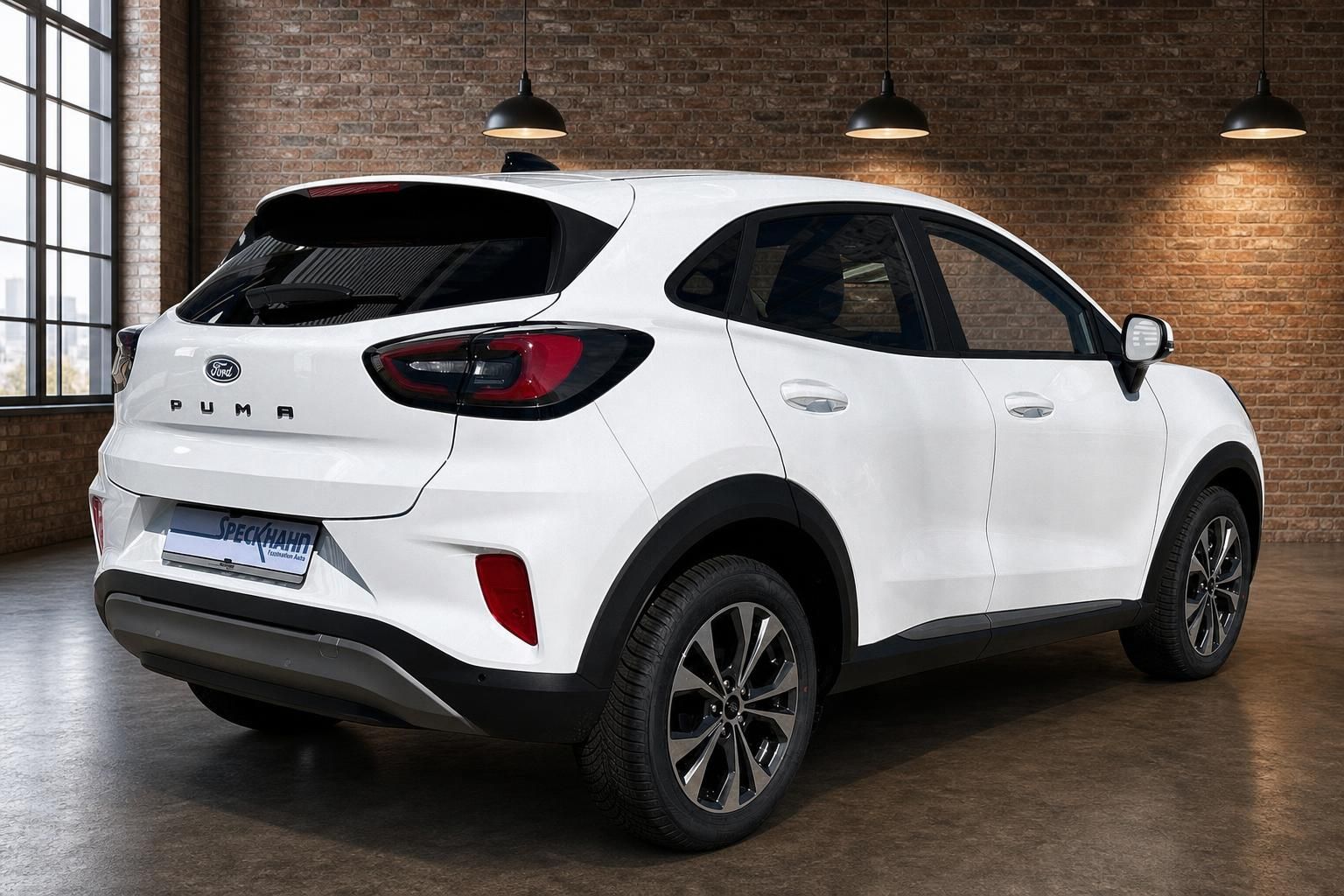 Ford Puma weiss Aussenansicht Heck schraeg links Haendler Speckhahn