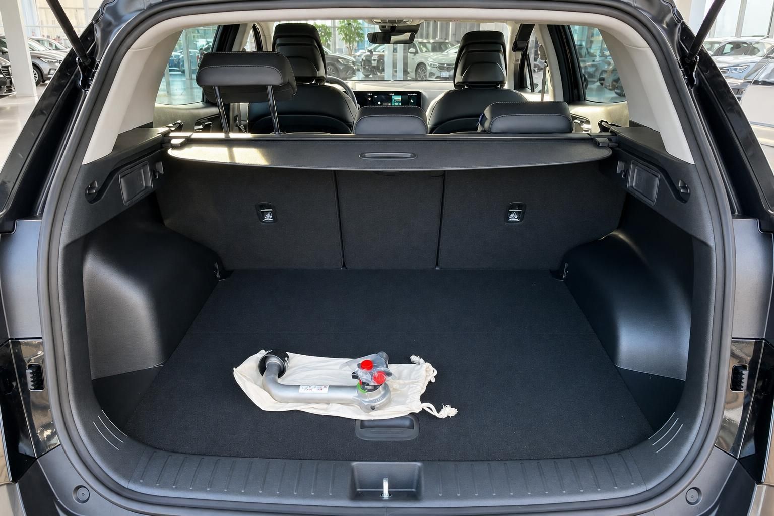 Kofferraum Kia Sportage mit umlegbaren Rücksitzen und Ladeboden