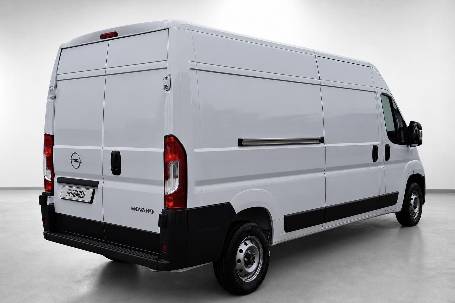 Opel Movano weiß Heckansicht schräg Kastenwagen Transporter