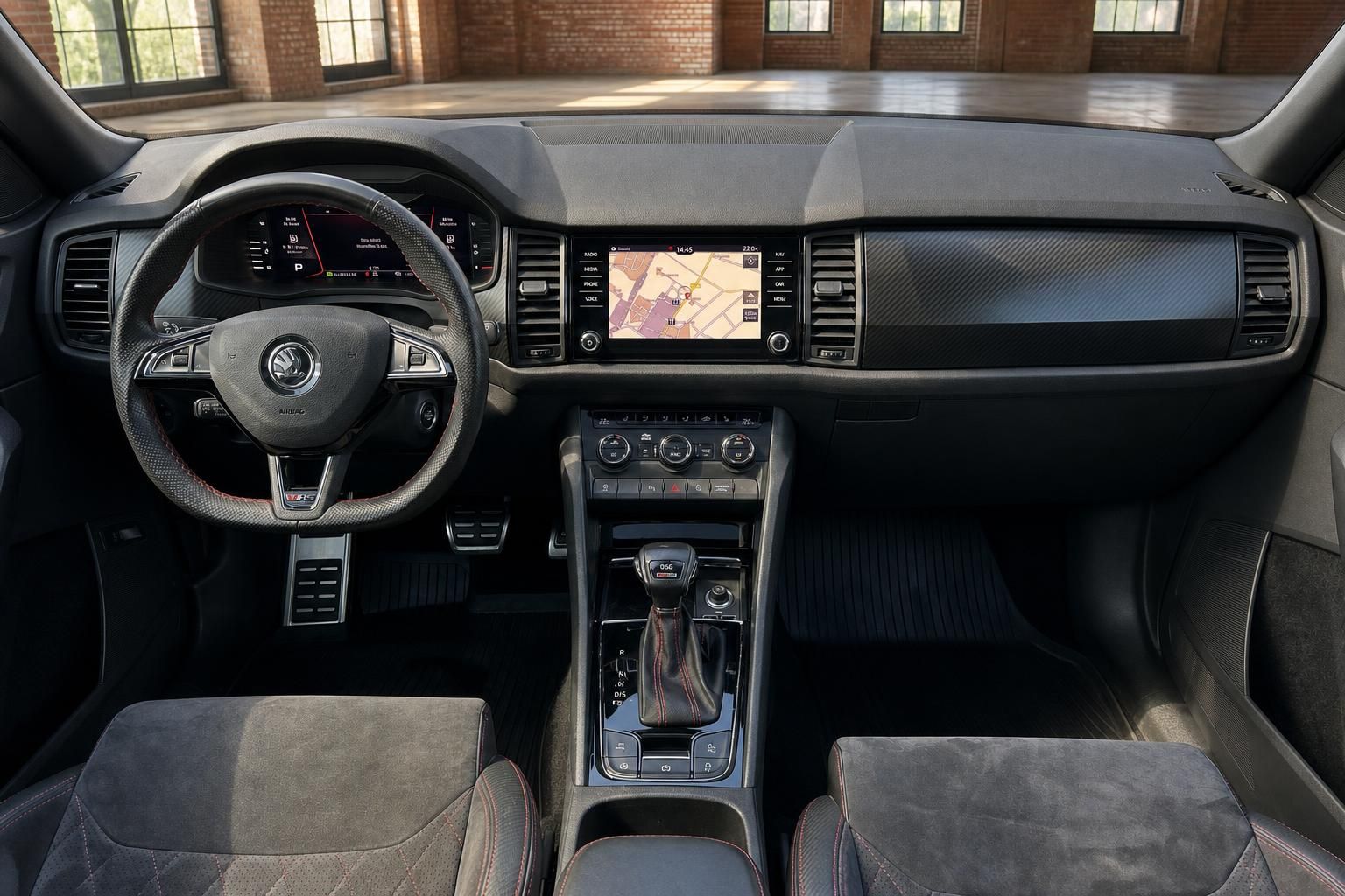 Skoda Kodiaq RS Armaturenbrett mit Sportsitzen von vorne