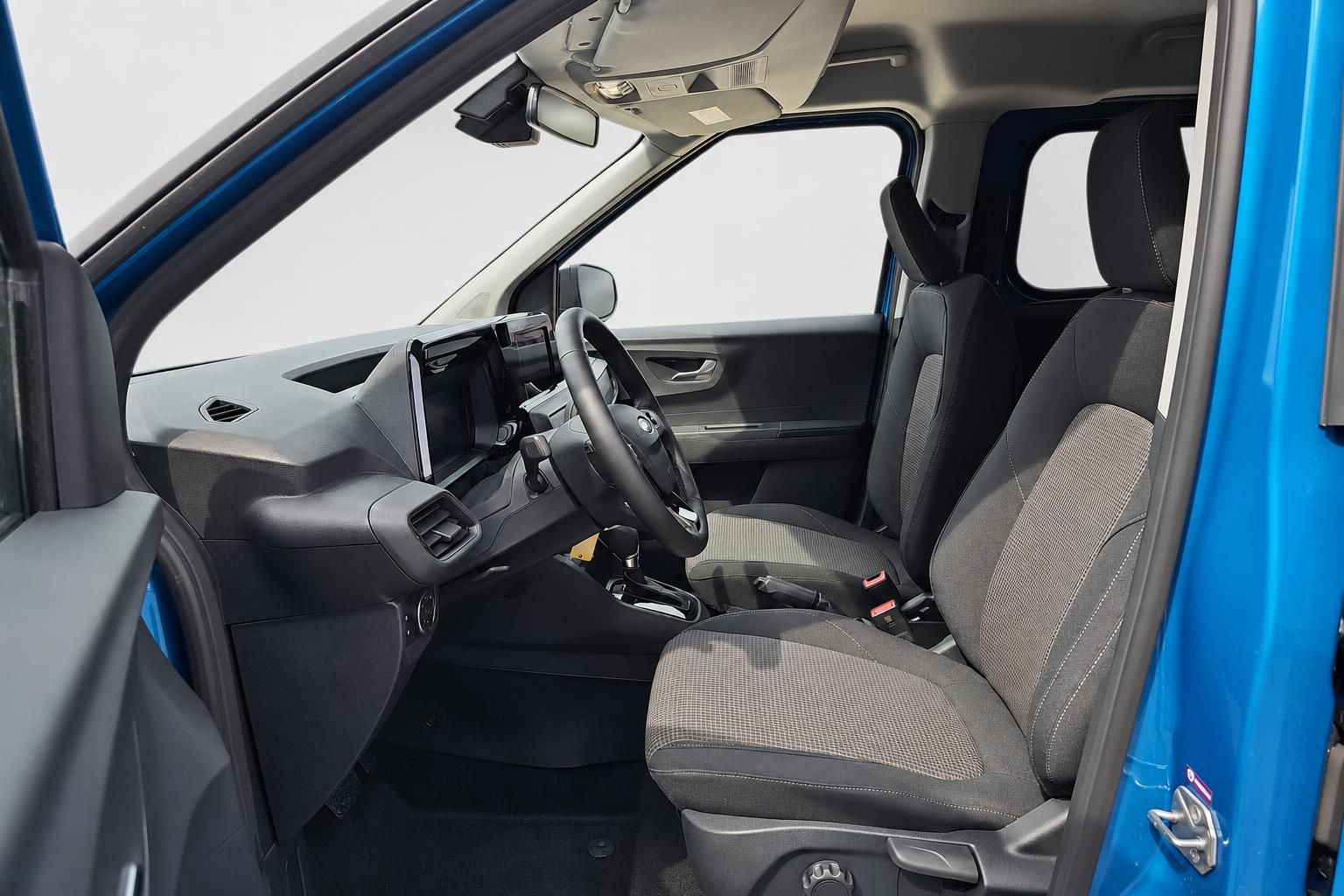 Ford Tourneo Connect Innenraum, Cockpit und Vordersitze