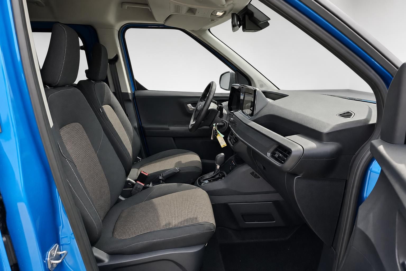 Ford Tourneo Connect Fahrersitz und Armaturenbrett Detail