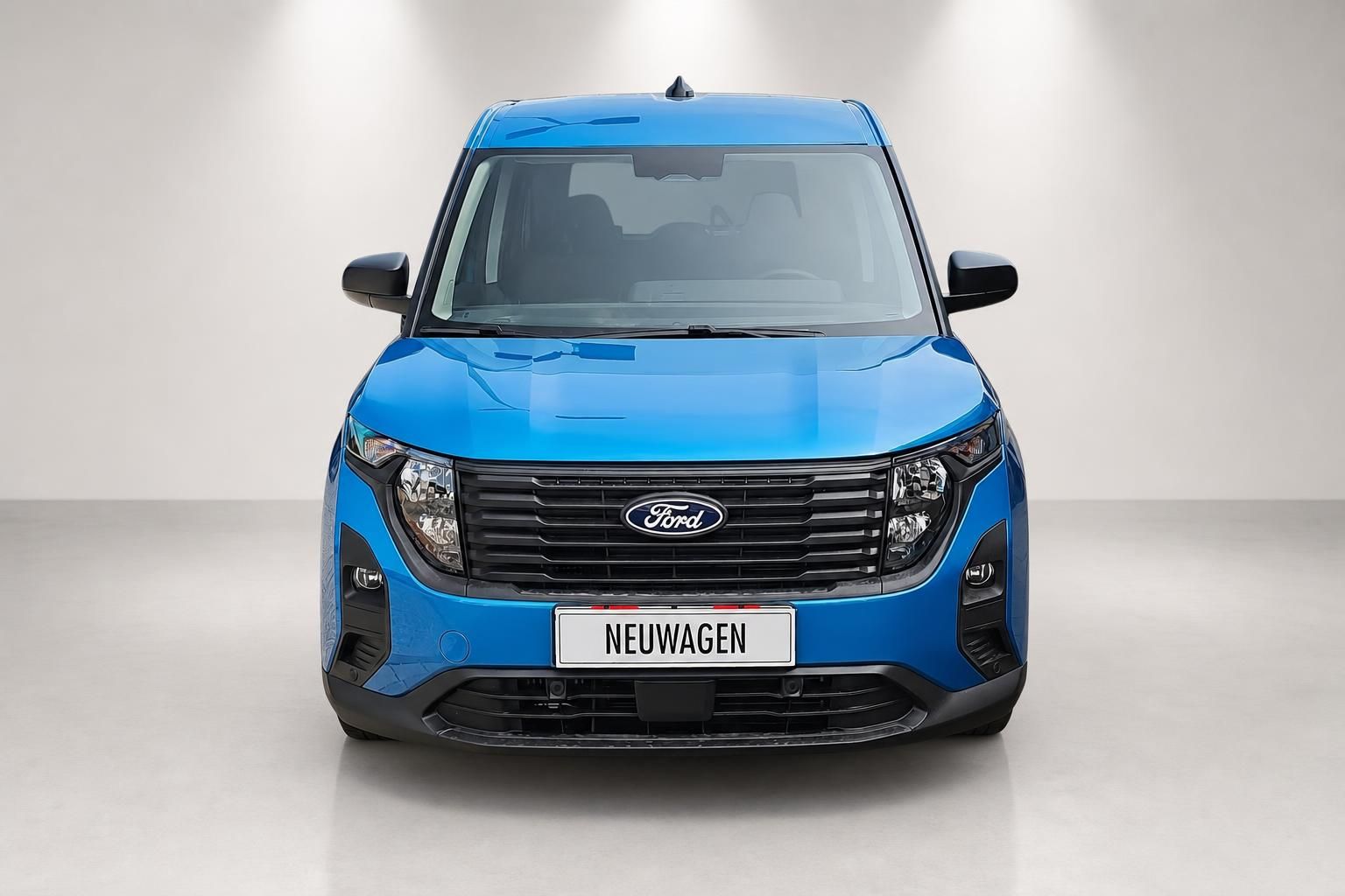 Ford Tourneo Courier in Blau, Frontansicht im Studio