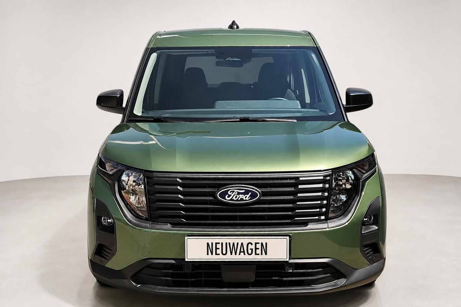 Ford Tourneo Courier grün Frontansicht Kühlergrill Neuwagen
