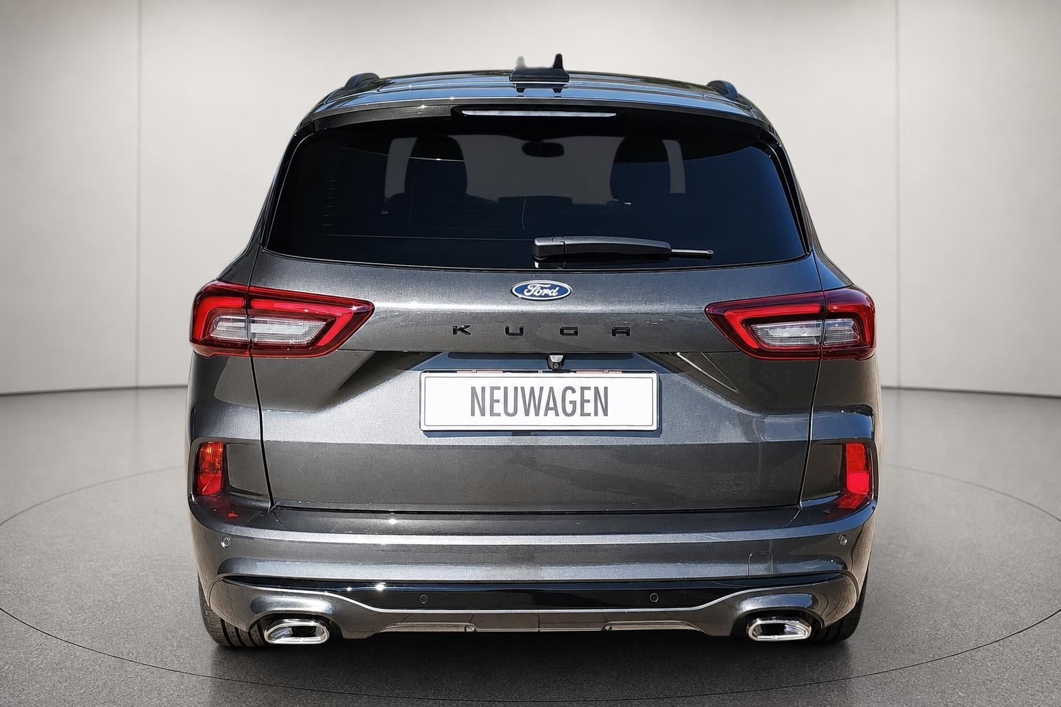 Ford Kuga Neuwagen Heckansicht grau Studiofoto