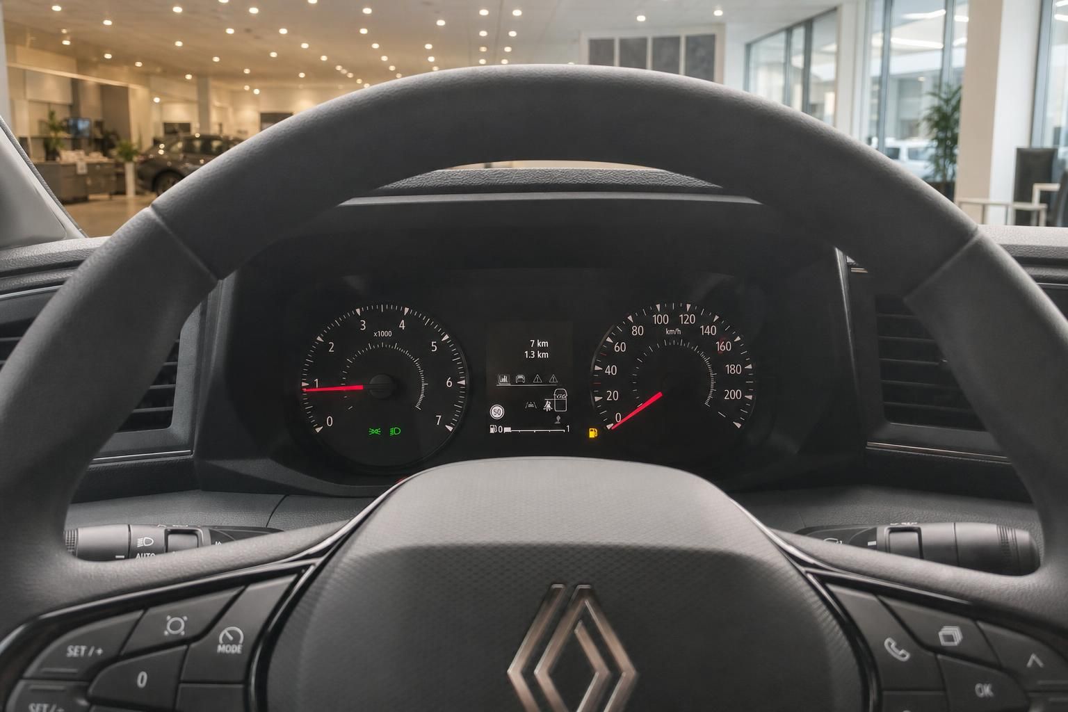 Renault Transporter Cockpit mit Lenkrad und Instrumententafel im Autohaus
