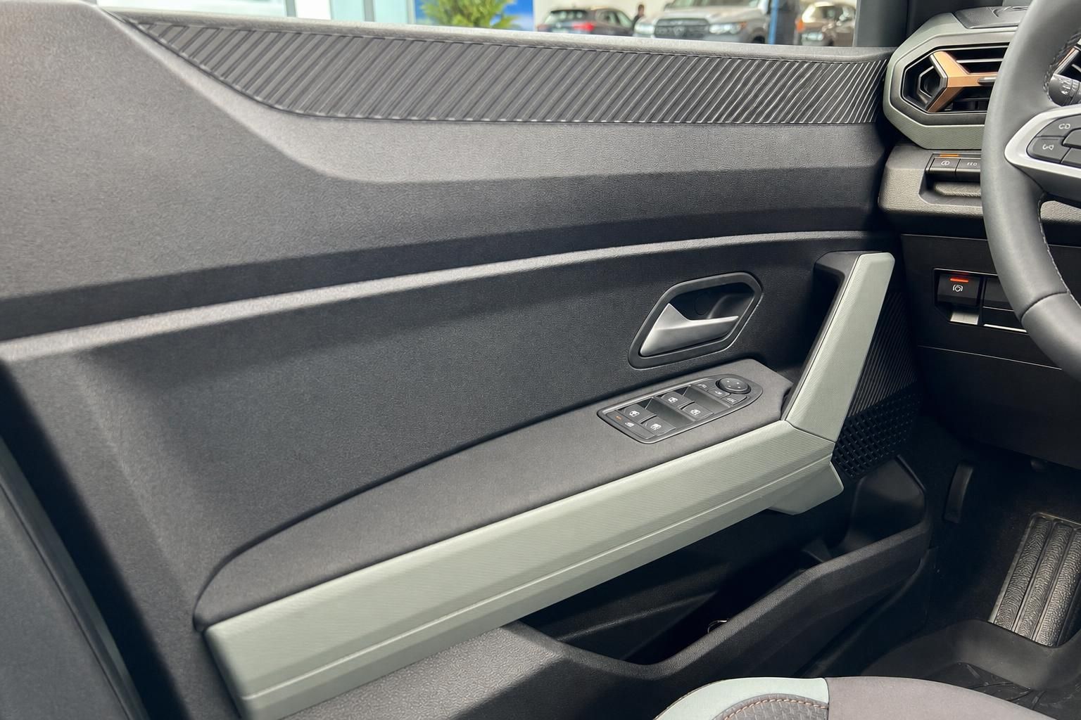 Auto Türverkleidung Innenraum mit Fensterheber und Bedienungselementen