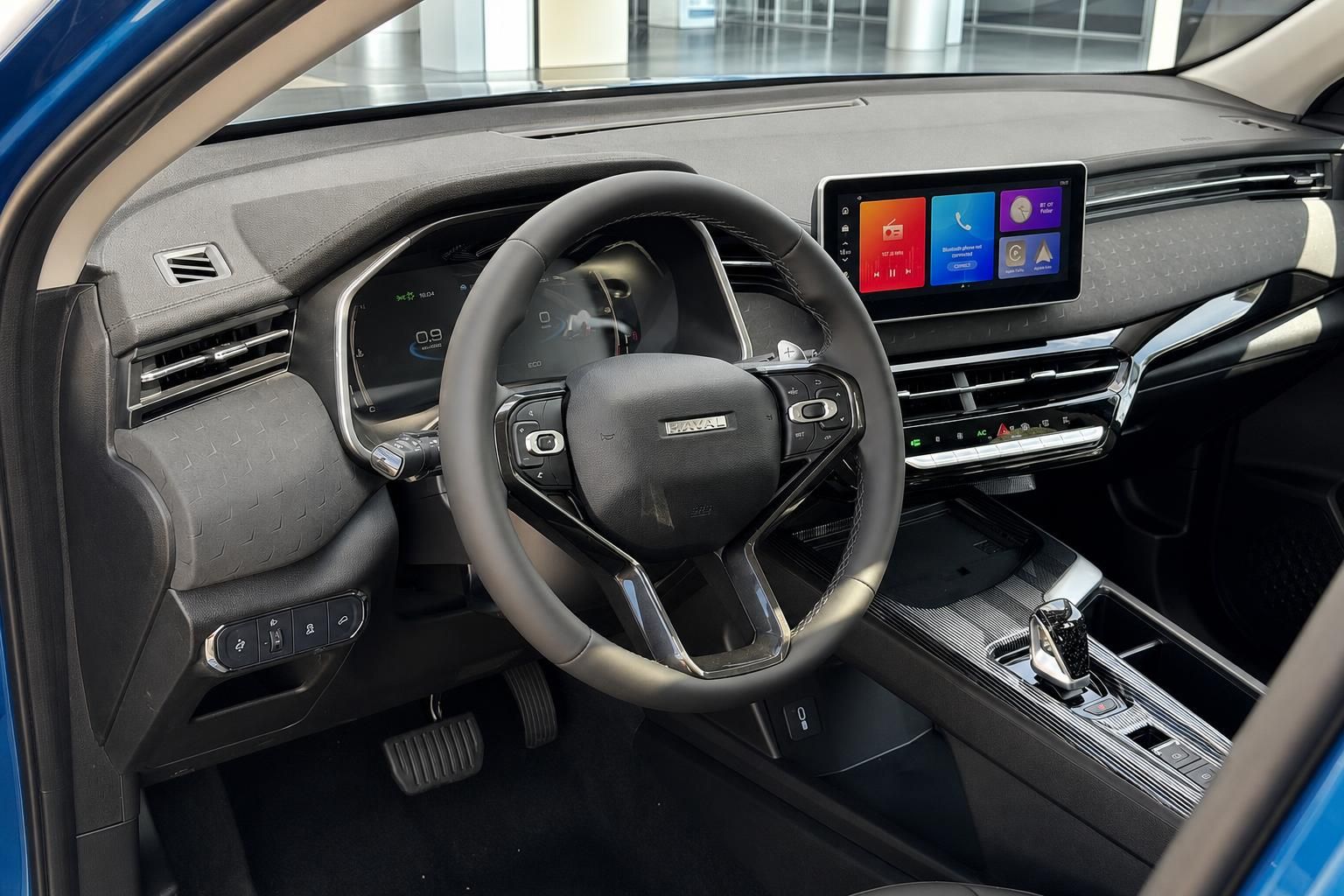 Haval Cockpit mit Lenkrad, Digitaltacho und Touchscreen-Infotainment