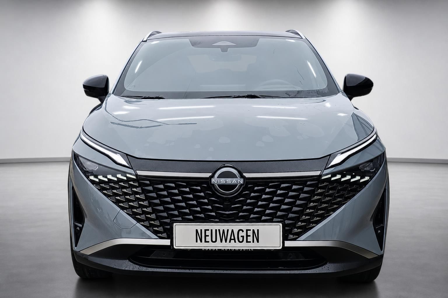 Nissan Qashqai Grau, Frontansicht mit LED-Scheinwerfern