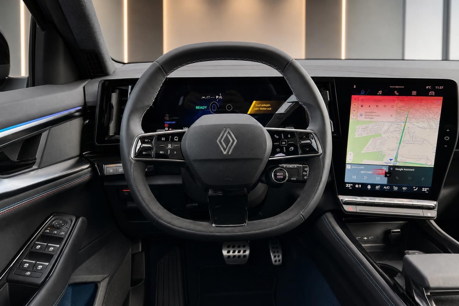 Armaturenbrett PKW mit Lenkrad, digitalem Cockpit und Renault-Logo