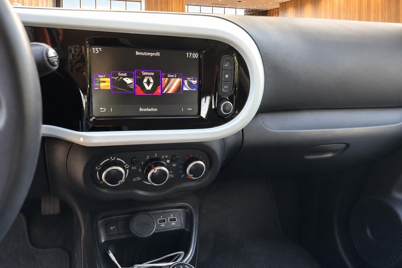 Renault Twingo Infotainment-System mit Touchscreen, Klimabedienung und USB-Anschlüssen