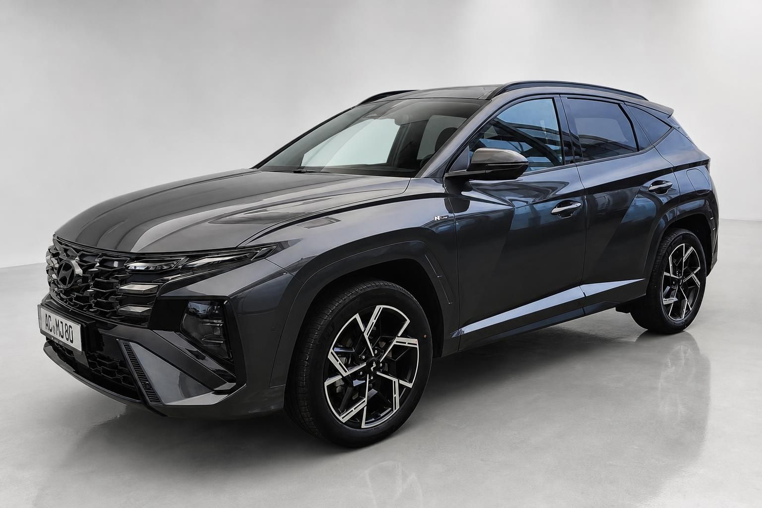 Hyundai Tucson N Line SUV in Grau, Seitenansicht