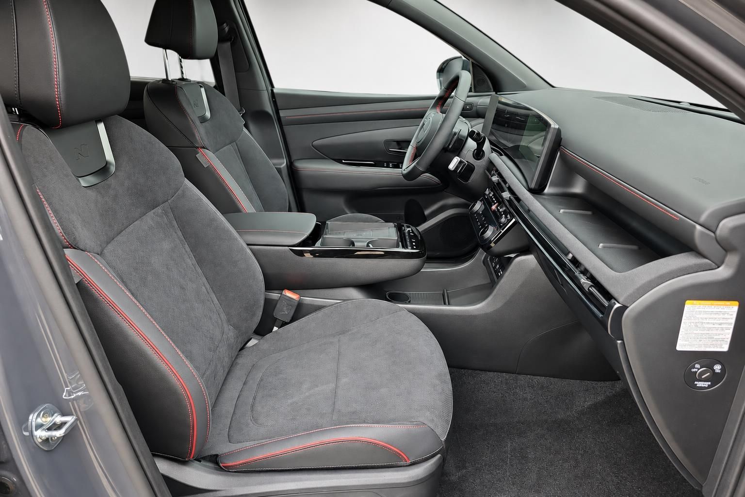 Hyundai Tucson N Line Innenraum mit Fahrer- und Beifahrersitz