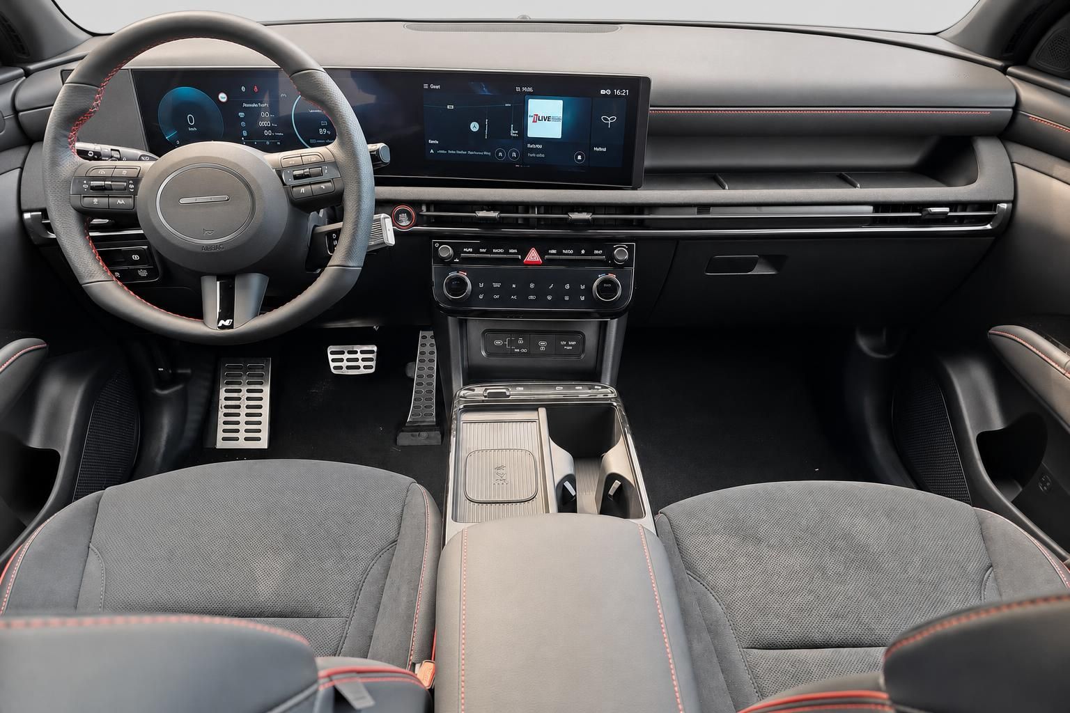 Hyundai Tucson N Line Cockpit mit Digitaldisplay und Mittelkonsole
