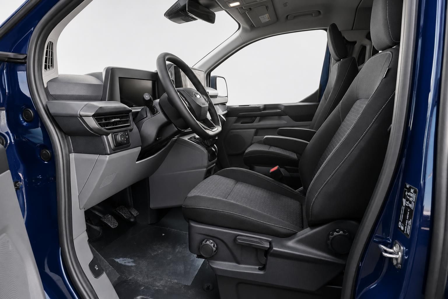 Ford Transit Custom blau Innenraum Fahrersitz und Lenkrad
