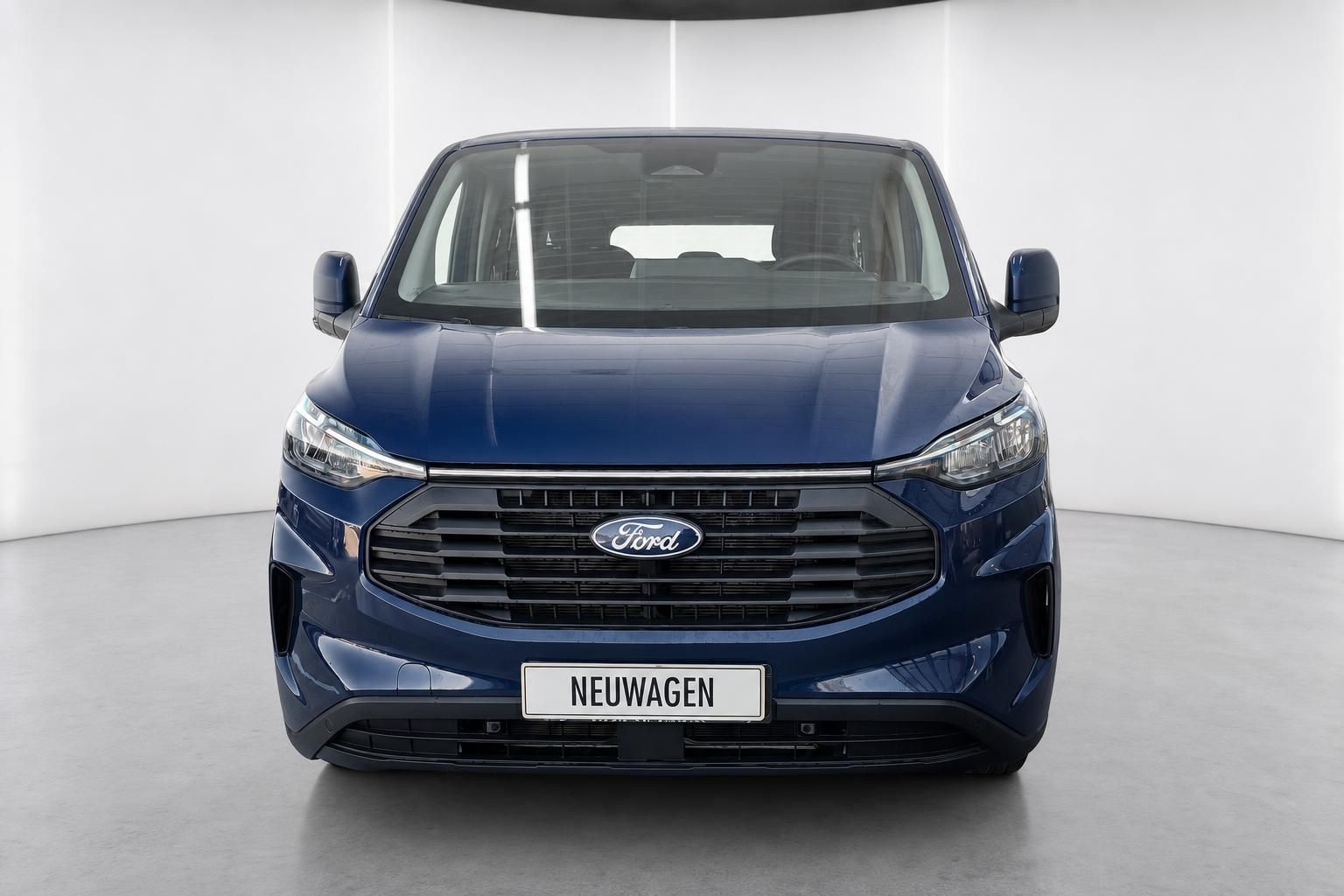 Ford Transit Custom blau, Frontansicht mit Kennzeichenhalter Neuwagen