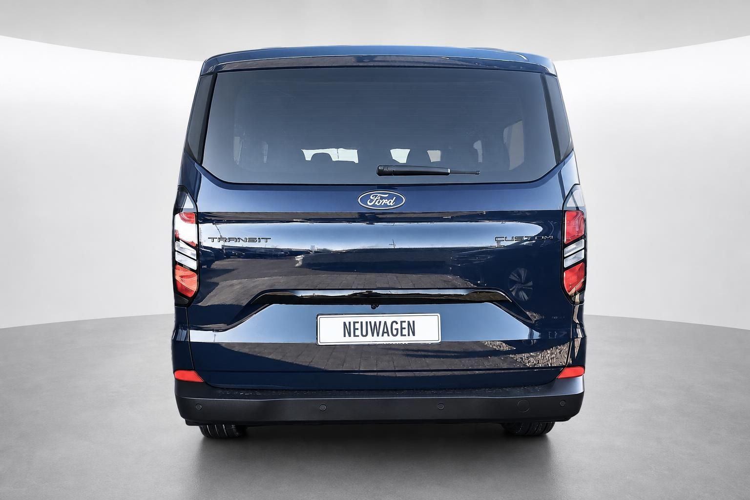 Ford Transit Custom blau Heckansicht mit Ford Logo