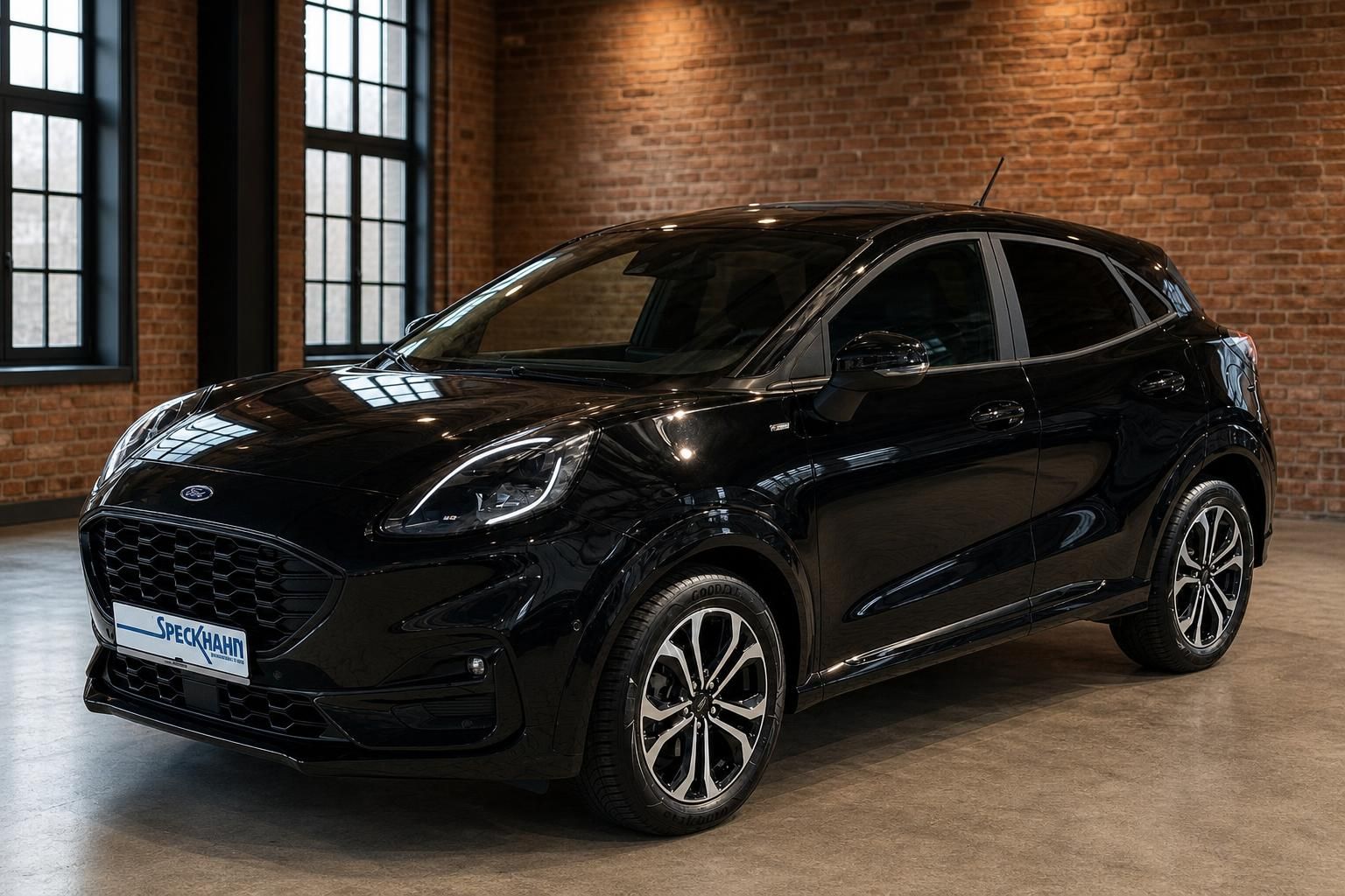 Ford Puma schwarz Frontansicht seitlich, glänzender Lack, Alufelgen