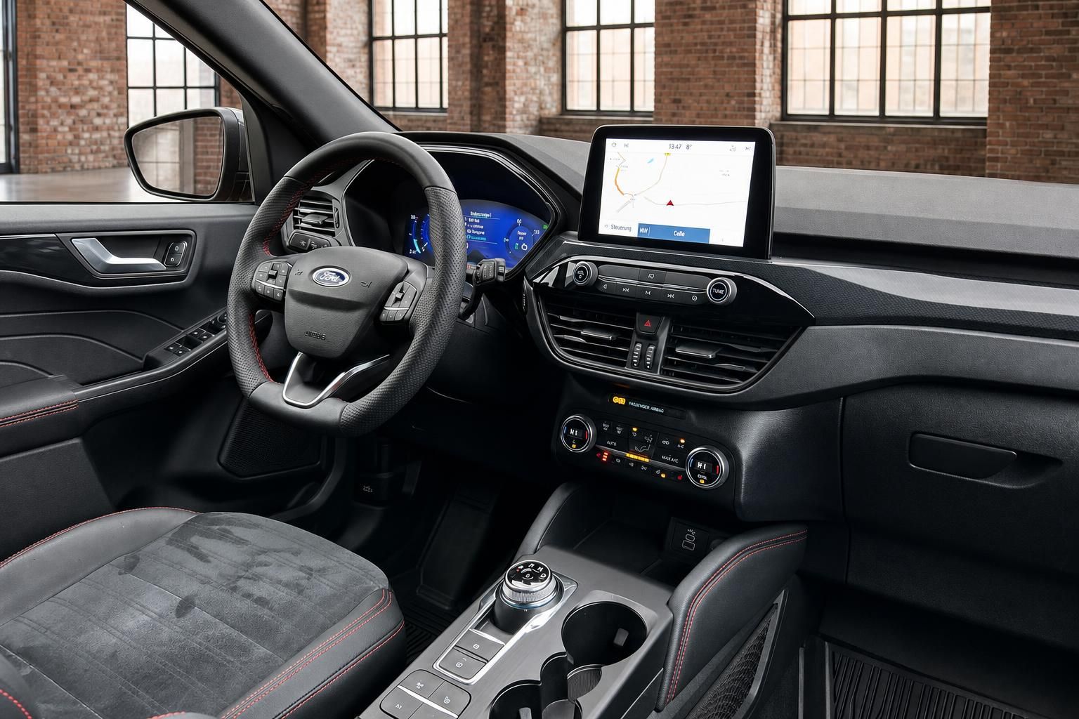 Ford Cockpit mit Touchscreen Navigation und Klimabedienung
